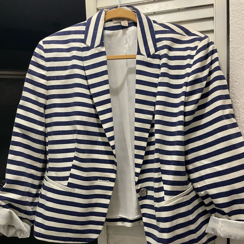 Black and white striped jacket. Casual or dress ￼